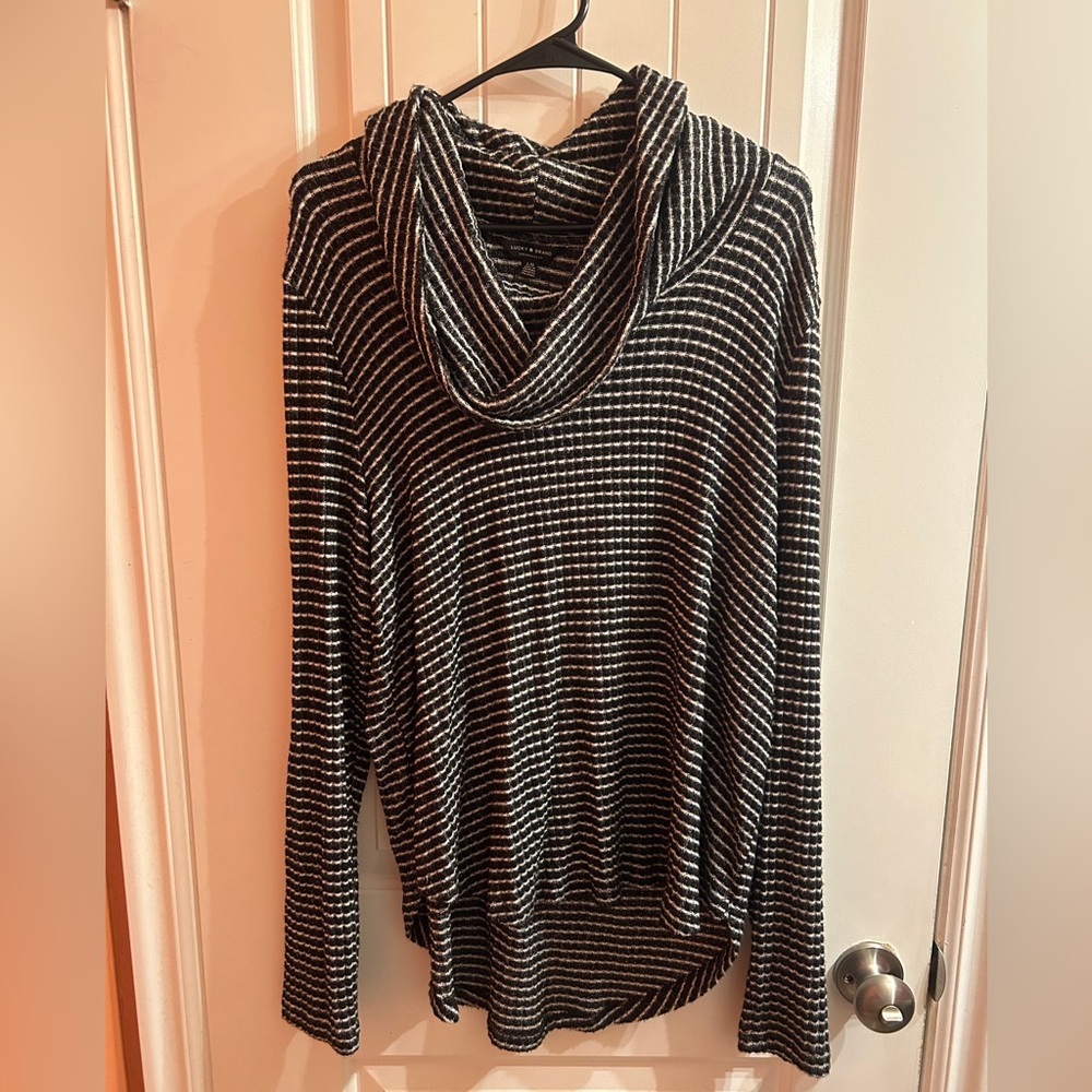 Lucky Brand light weight sweater